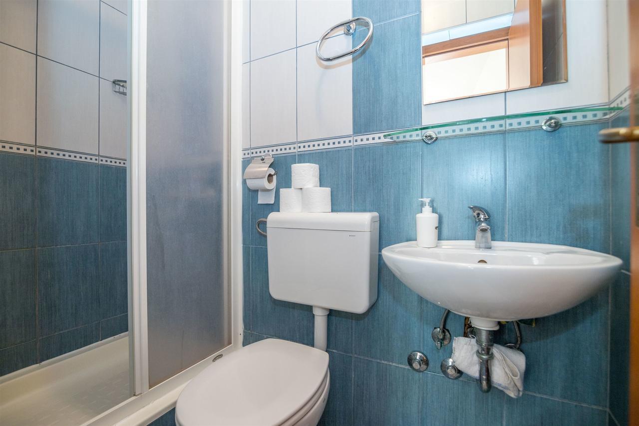 Apartments Antonija Drvenik  Ngoại thất bức ảnh